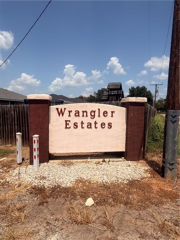 406 North Wrangler Street, Franklin, TX 77856 — exterior
