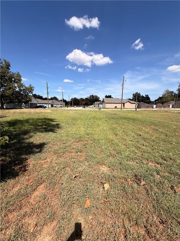 406 North Wrangler Street, Franklin, TX 77856 — photo 5