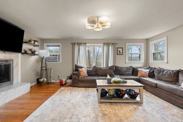 523 Chamberlain Hill Road, Haddam, CT 06441