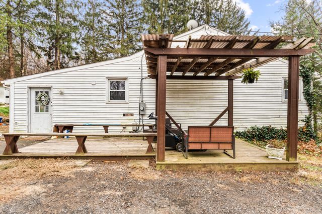 523 Chamberlain Hill Road, Haddam, CT 06441