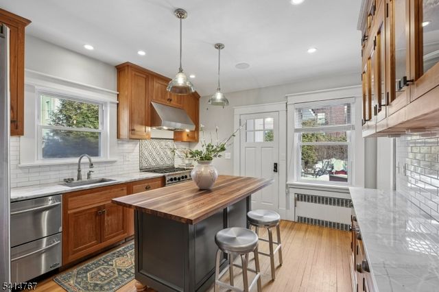 47 Northview Ave, Montclair Twp., NJ 07043