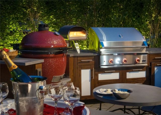 47 Northview Ave, Montclair Twp., NJ 07043