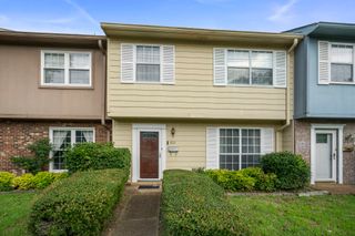 5601 Country Dr Apt 211, Nashville, TN 37211
