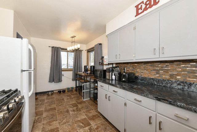 703 Perry AVENUE, Mount Pleasant, WI 53406