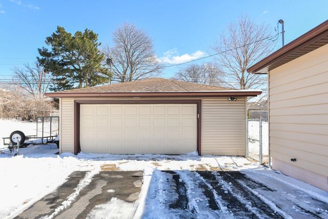 703 Perry AVENUE, Mount Pleasant, WI 53406