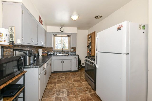 703 Perry AVENUE, Mount Pleasant, WI 53406