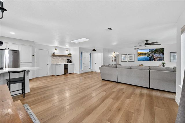 6610 N Garden Avenue, Fresno, CA 93710