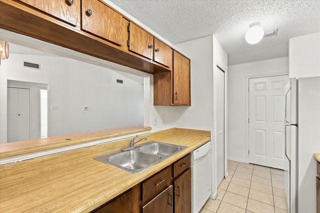 844 Woodrock Drive, Dallas, TX 75217