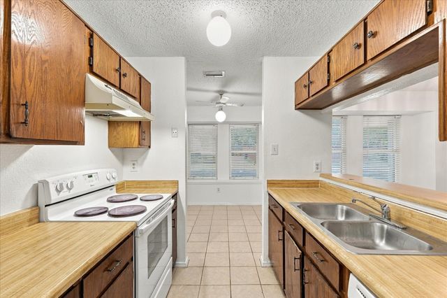 844 Woodrock Drive, Dallas, TX 75217