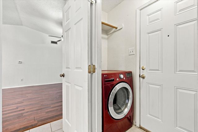 844 Woodrock Drive, Dallas, TX 75217