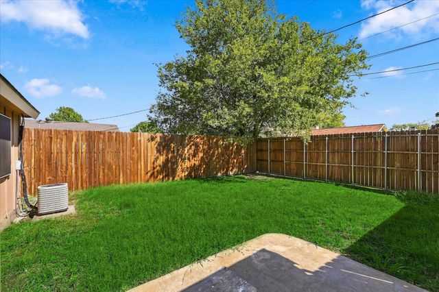 844 Woodrock Drive, Dallas, TX 75217