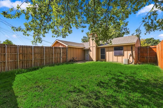 844 Woodrock Drive, Dallas, TX 75217
