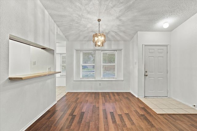 844 Woodrock Drive, Dallas, TX 75217