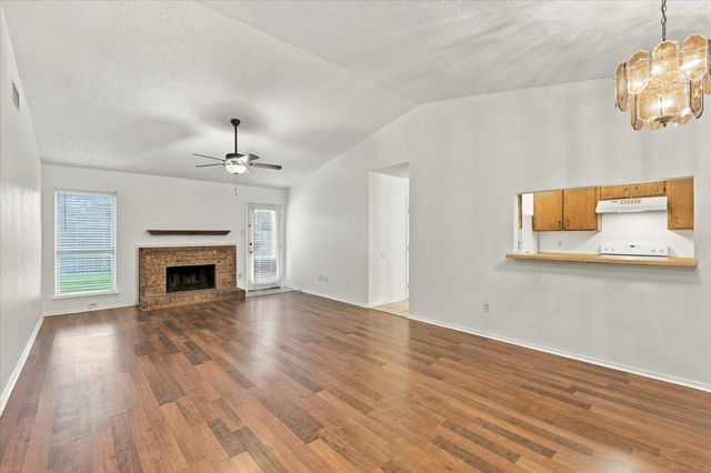844 Woodrock Drive, Dallas, TX 75217