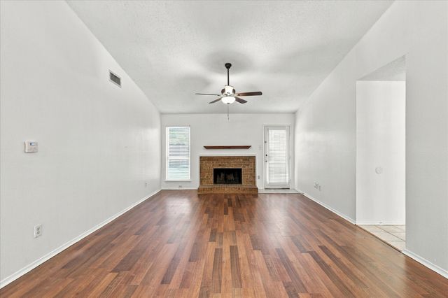 844 Woodrock Drive, Dallas, TX 75217