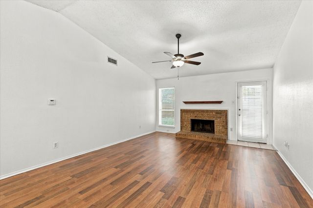 844 Woodrock Drive, Dallas, TX 75217
