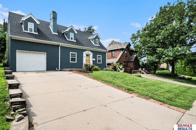 4215 Woolworth Avenue, Omaha, NE 68105