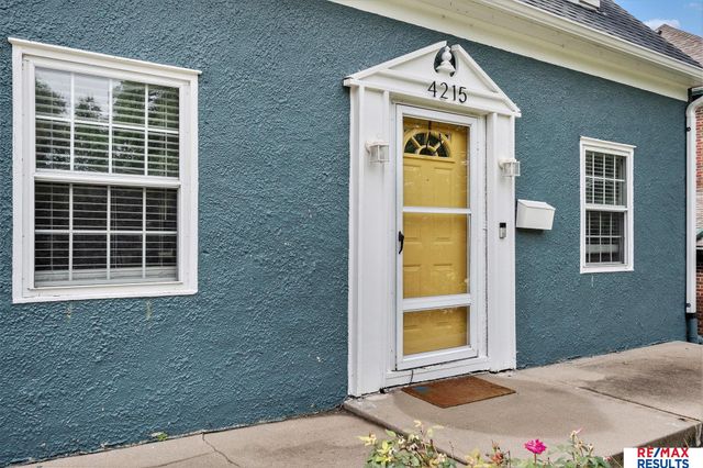 4215 Woolworth Avenue, Omaha, NE 68105