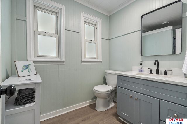 4215 Woolworth Avenue, Omaha, NE 68105