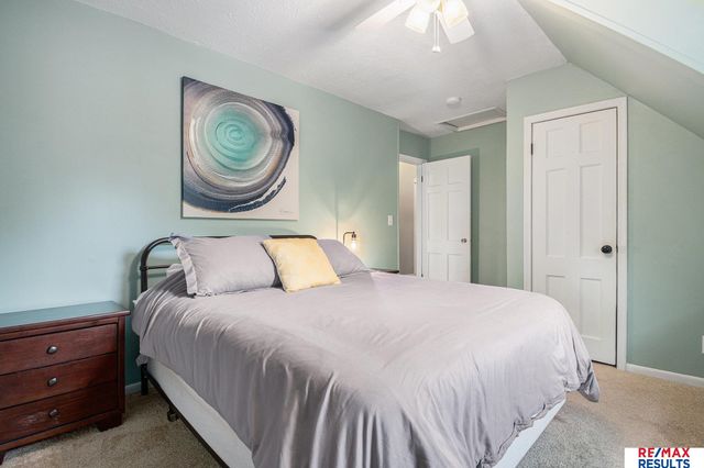 4215 Woolworth Avenue, Omaha, NE 68105