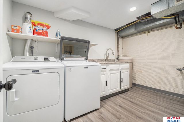 4215 Woolworth Avenue, Omaha, NE 68105