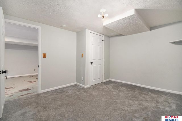 4215 Woolworth Avenue, Omaha, NE 68105