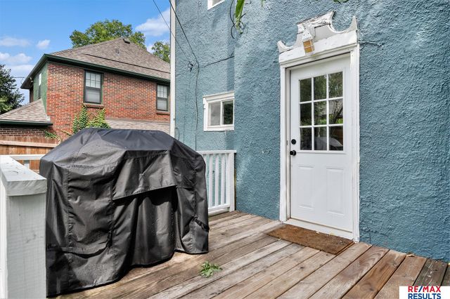 4215 Woolworth Avenue, Omaha, NE 68105