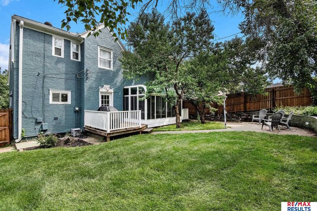 4215 Woolworth Avenue, Omaha, NE 68105