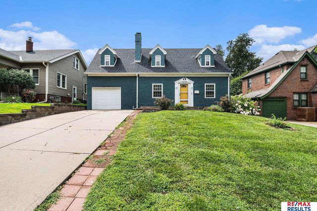 4215 Woolworth Avenue, Omaha, NE 68105