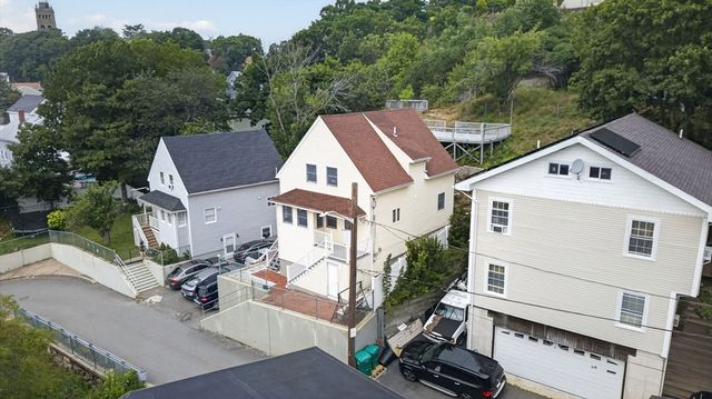 30 Brownville Ave, Lynn, MA 01902