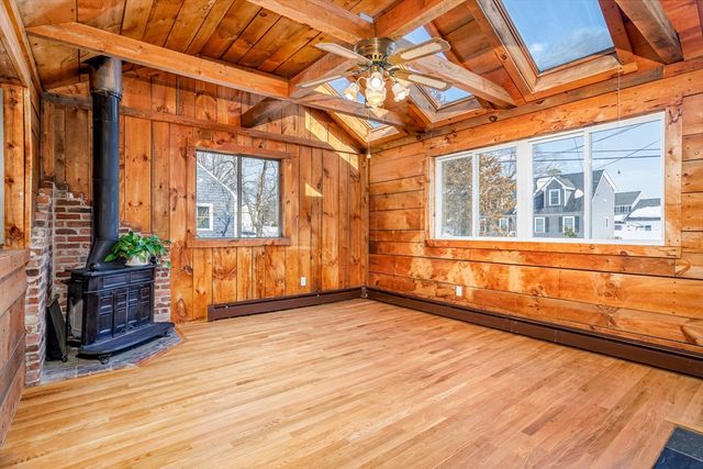 5 South Oliver St, Tewksbury, MA 01876