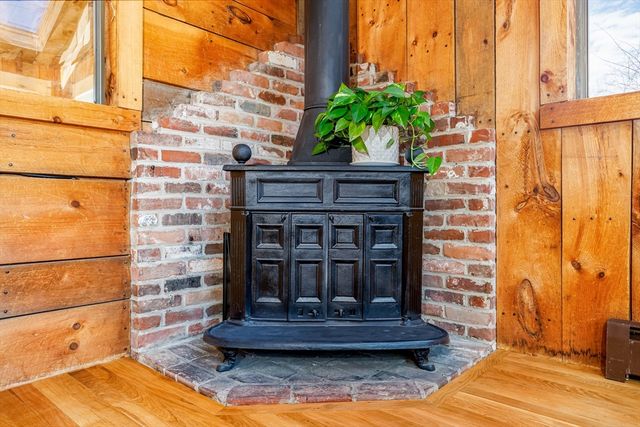 5 South Oliver St, Tewksbury, MA 01876