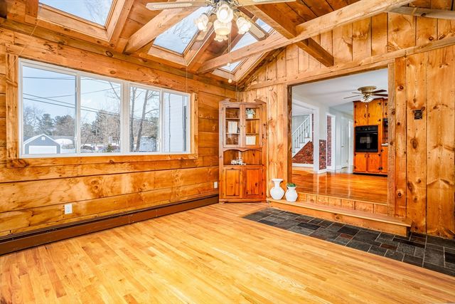 5 South Oliver St, Tewksbury, MA 01876