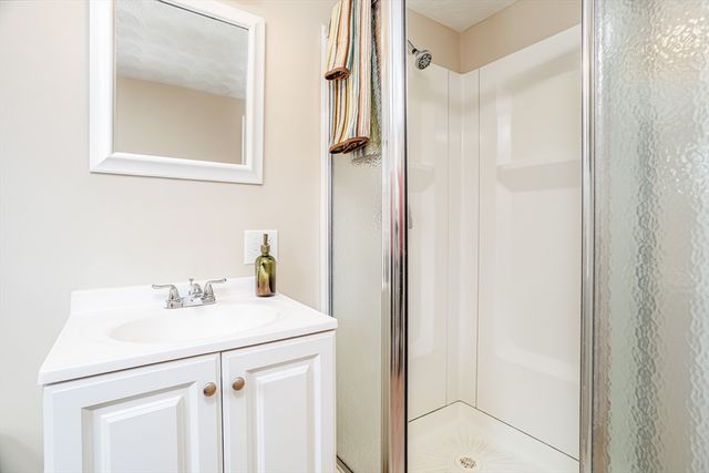 5 South Oliver St, Tewksbury, MA 01876