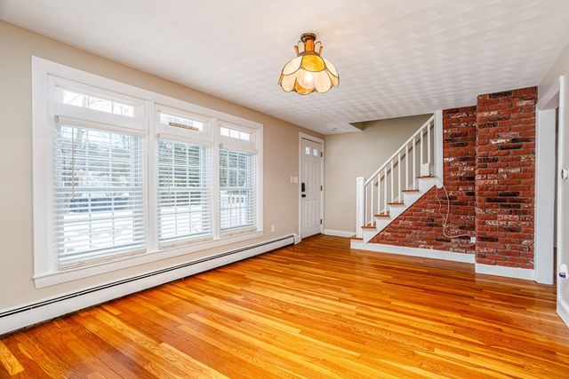 5 South Oliver St, Tewksbury, MA 01876