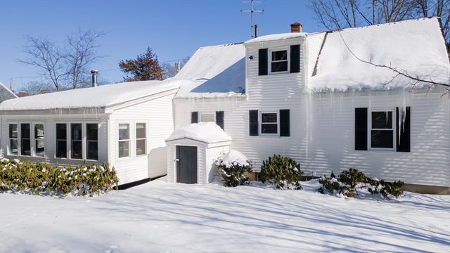 5 South Oliver St, Tewksbury, MA 01876