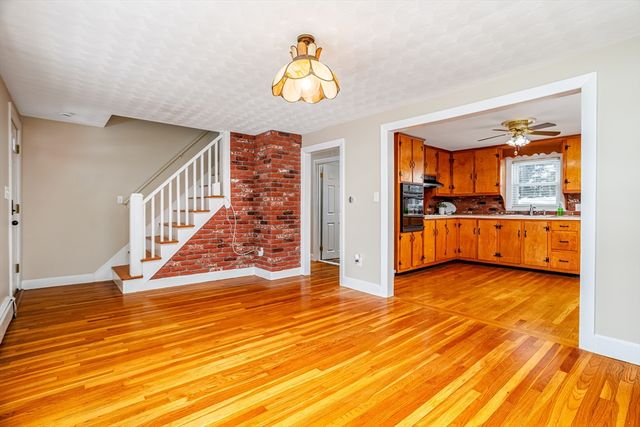 5 South Oliver St, Tewksbury, MA 01876