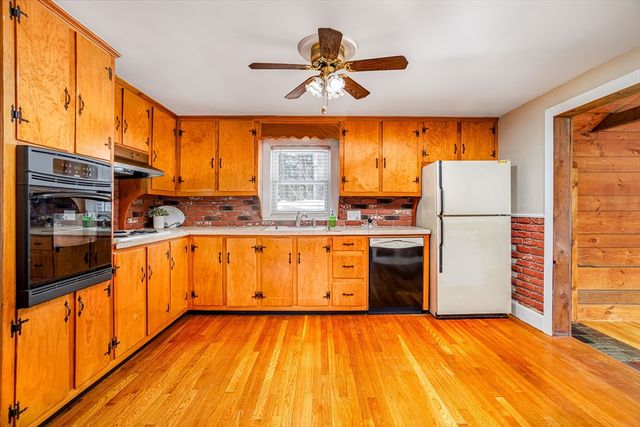 5 South Oliver St, Tewksbury, MA 01876