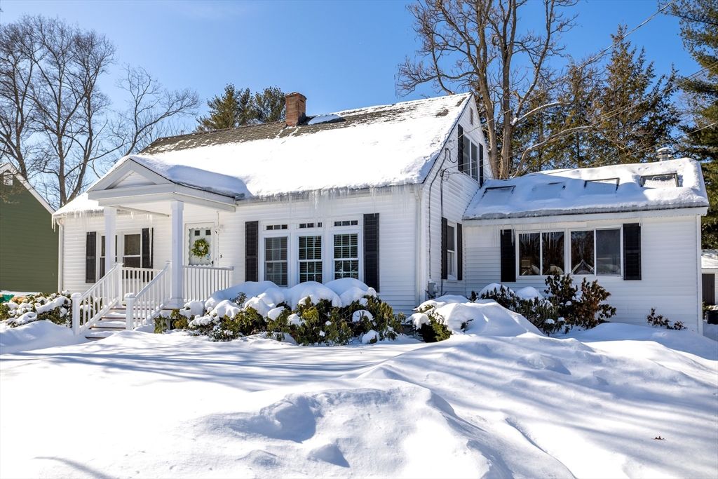 5 South Oliver St, Tewksbury, MA 01876