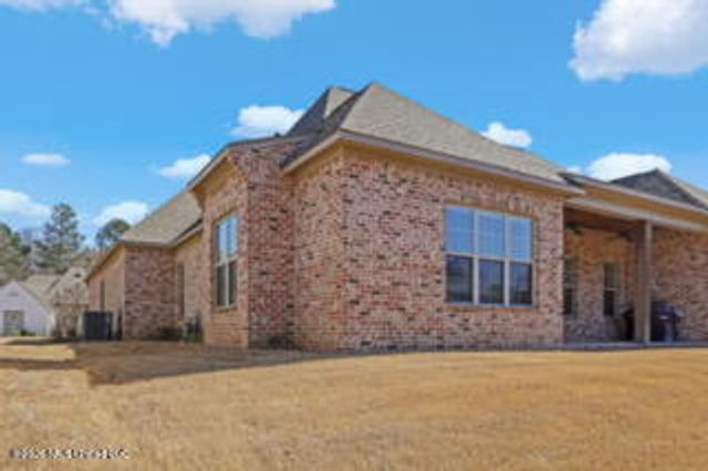 204 Stone Creek Drive, Gluckstadt, MS 39110