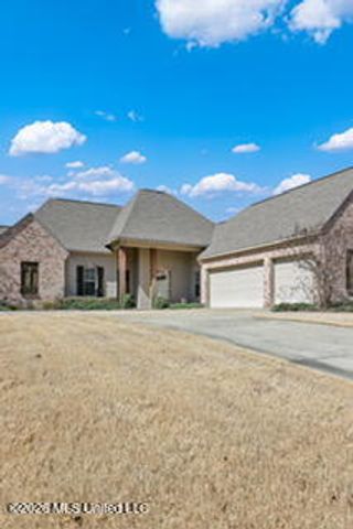 204 Stone Creek Drive, Gluckstadt, MS 39110