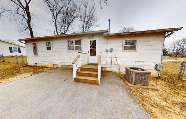 1120 N Adams Street, Nevada, MO 64772