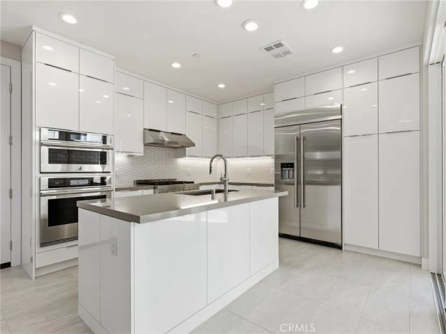 101 Red Oak, Lake Forest, CA 92630