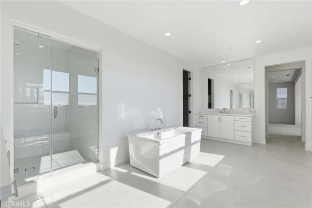 101 Red Oak, Lake Forest, CA 92630