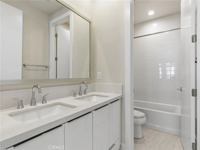 101 Red Oak, Lake Forest, CA 92630