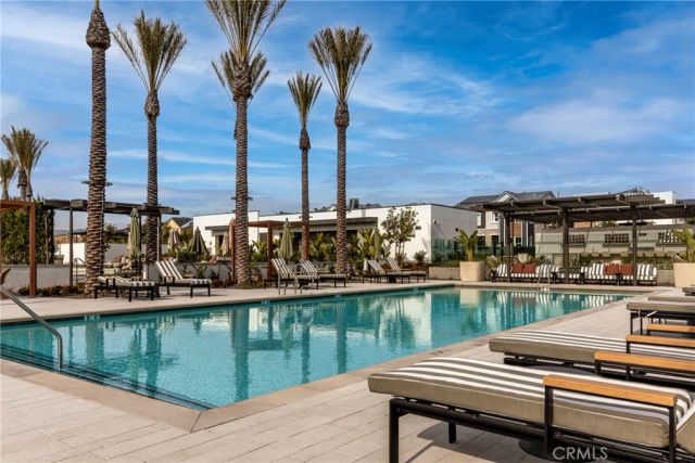 101 Red Oak, Lake Forest, CA 92630