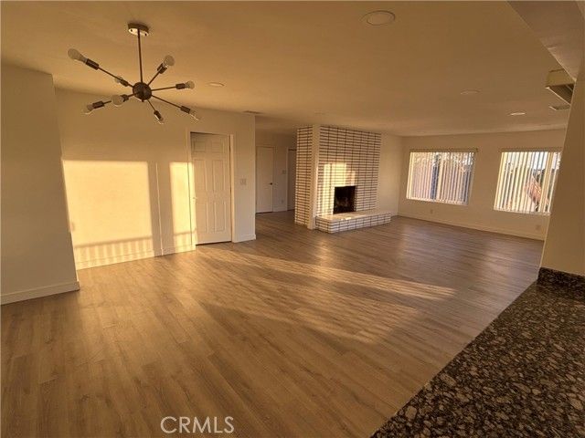 1881 Molino, Signal Hill, CA 90755