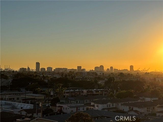 1881 Molino, Signal Hill, CA 90755