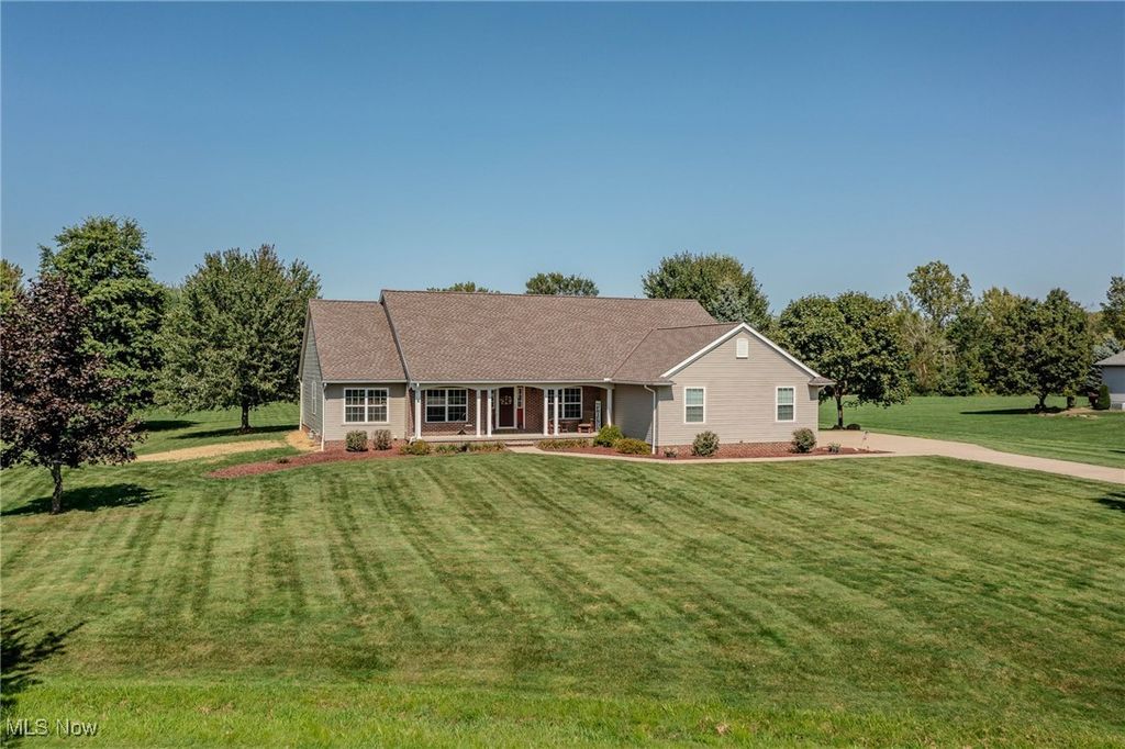 5255 Cheyney Lane, Brunswick Hills, OH 44212