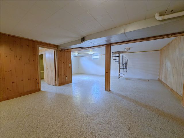 6 W Bow Drive, Cherokee, IA 51012